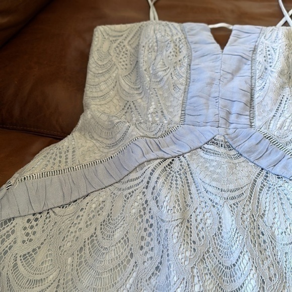 NWT harlyn powder blue lace dress medium - Picture 3 of 7